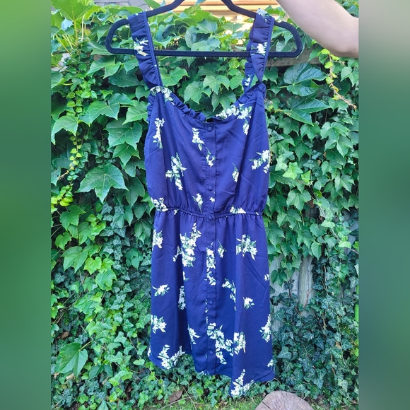 Cupcakes and Cashmere Floral Dress - Picture 2 of 3